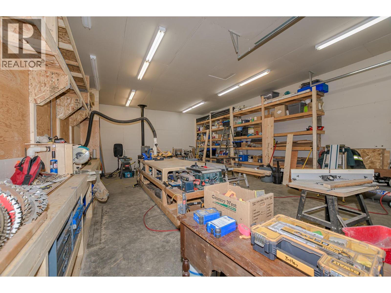  1 Avenue Northwest, Salmon Arm