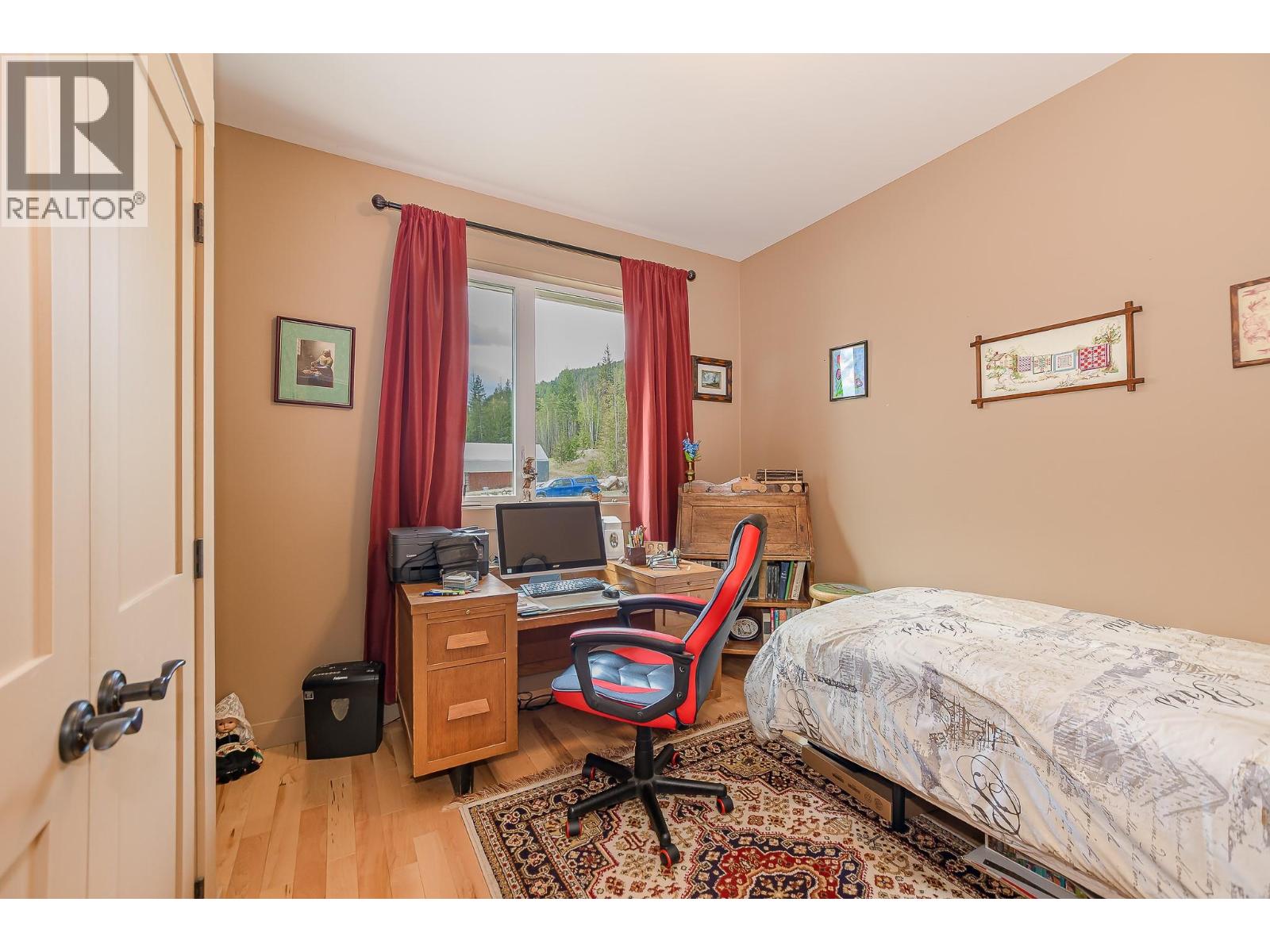  1 Avenue Northwest, Salmon Arm