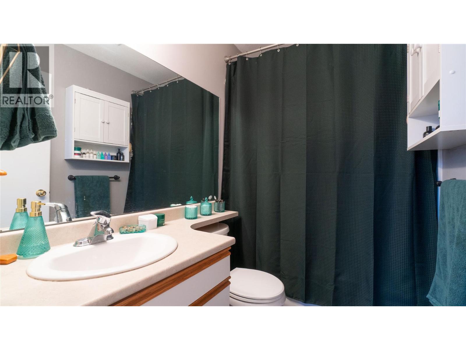 201 831 2 Street Southeast, Salmon Arm