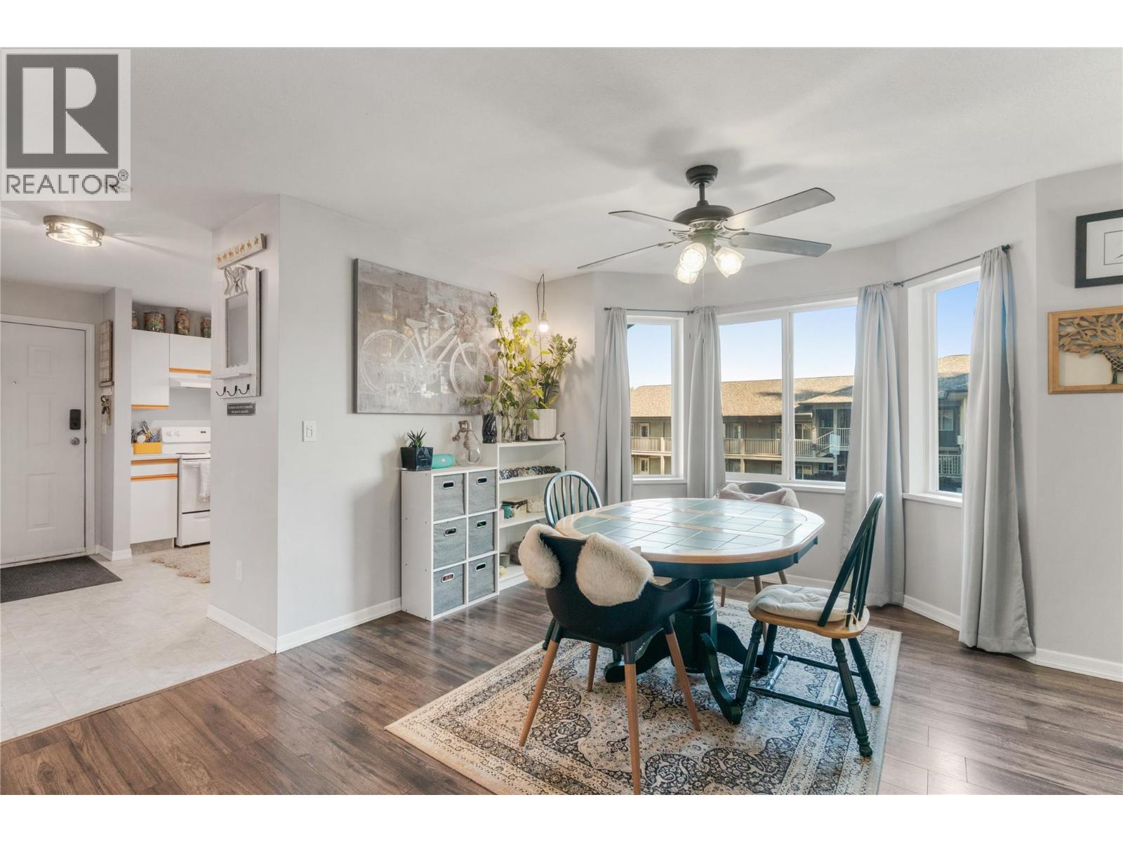 201 831 2 Street Southeast, Salmon Arm