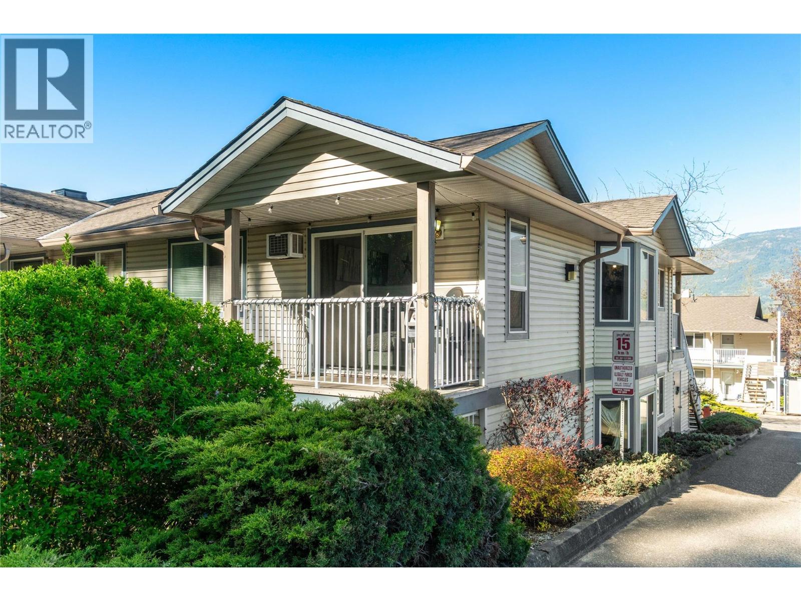 201 831 2 Street Southeast, Salmon Arm