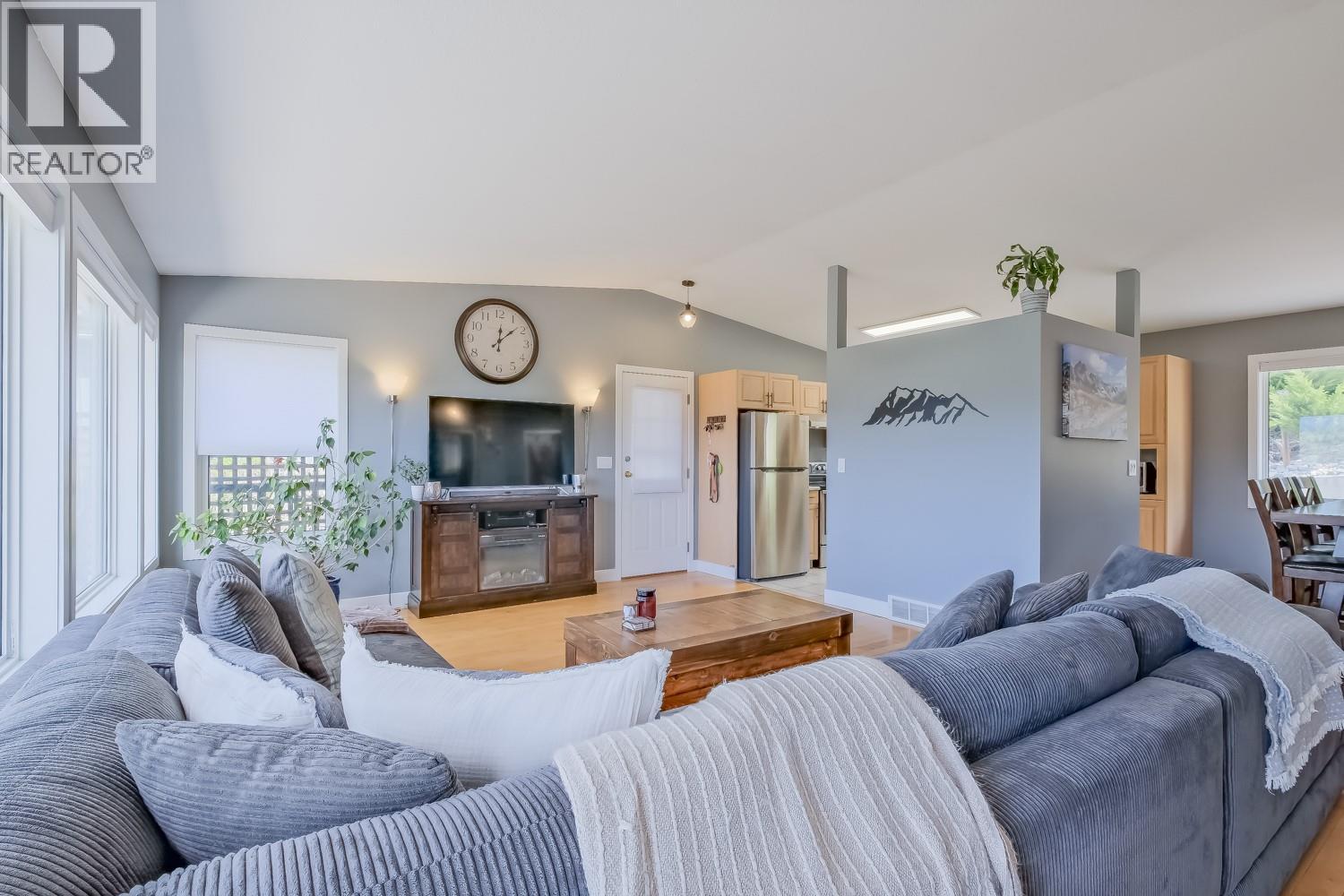 11420 Darlene Road, Lake Country