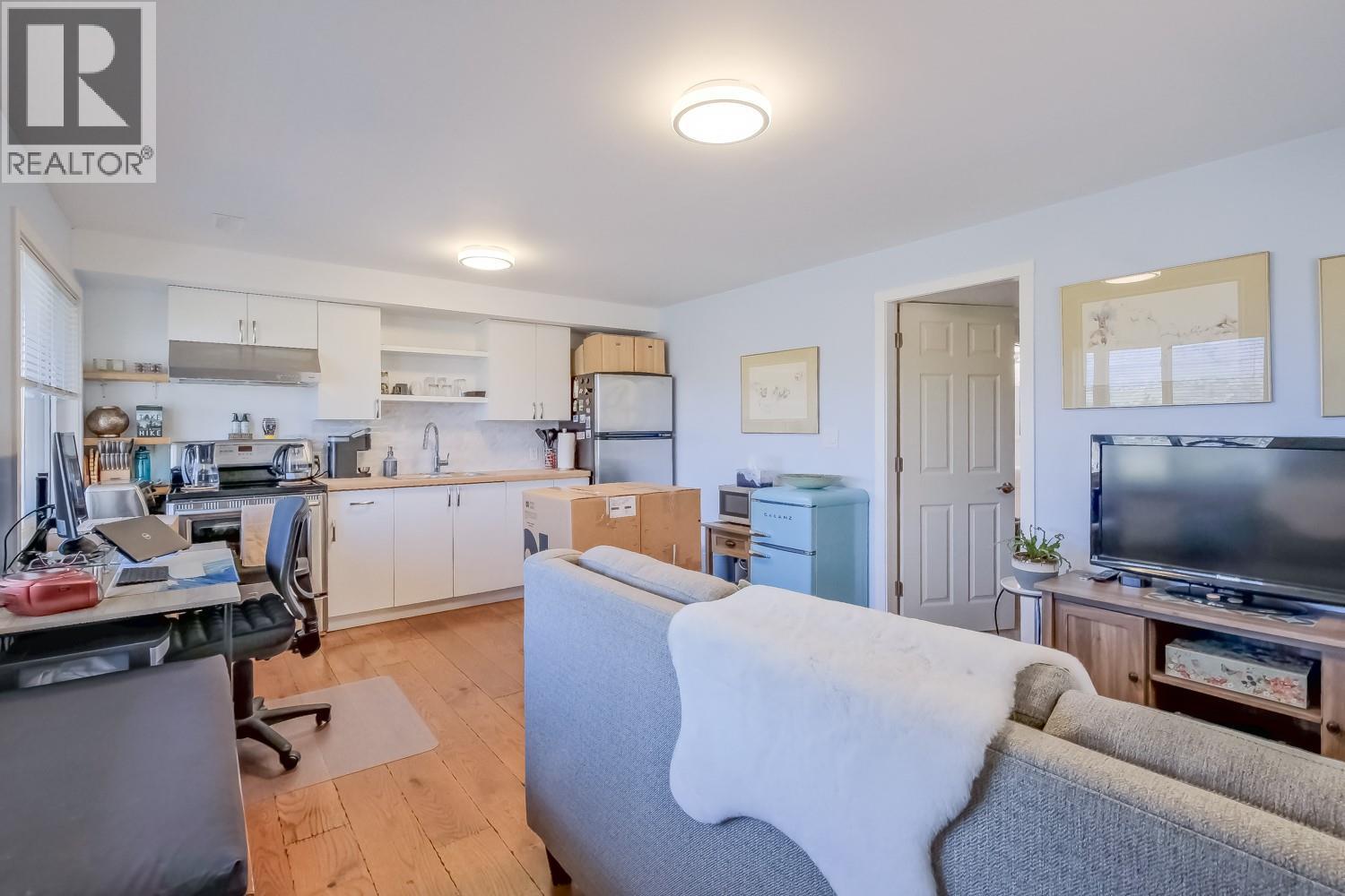 11420 Darlene Road, Lake Country