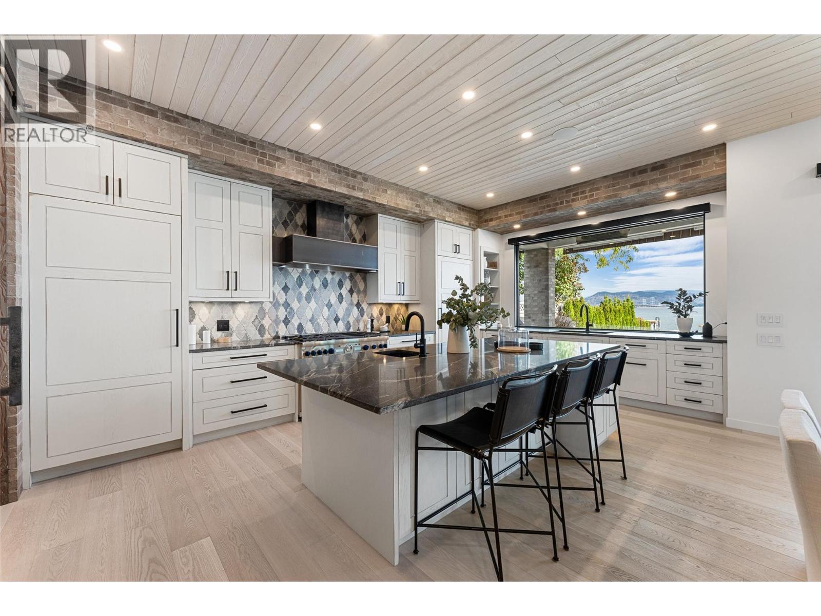 2641 Casa Loma Road, West Kelowna