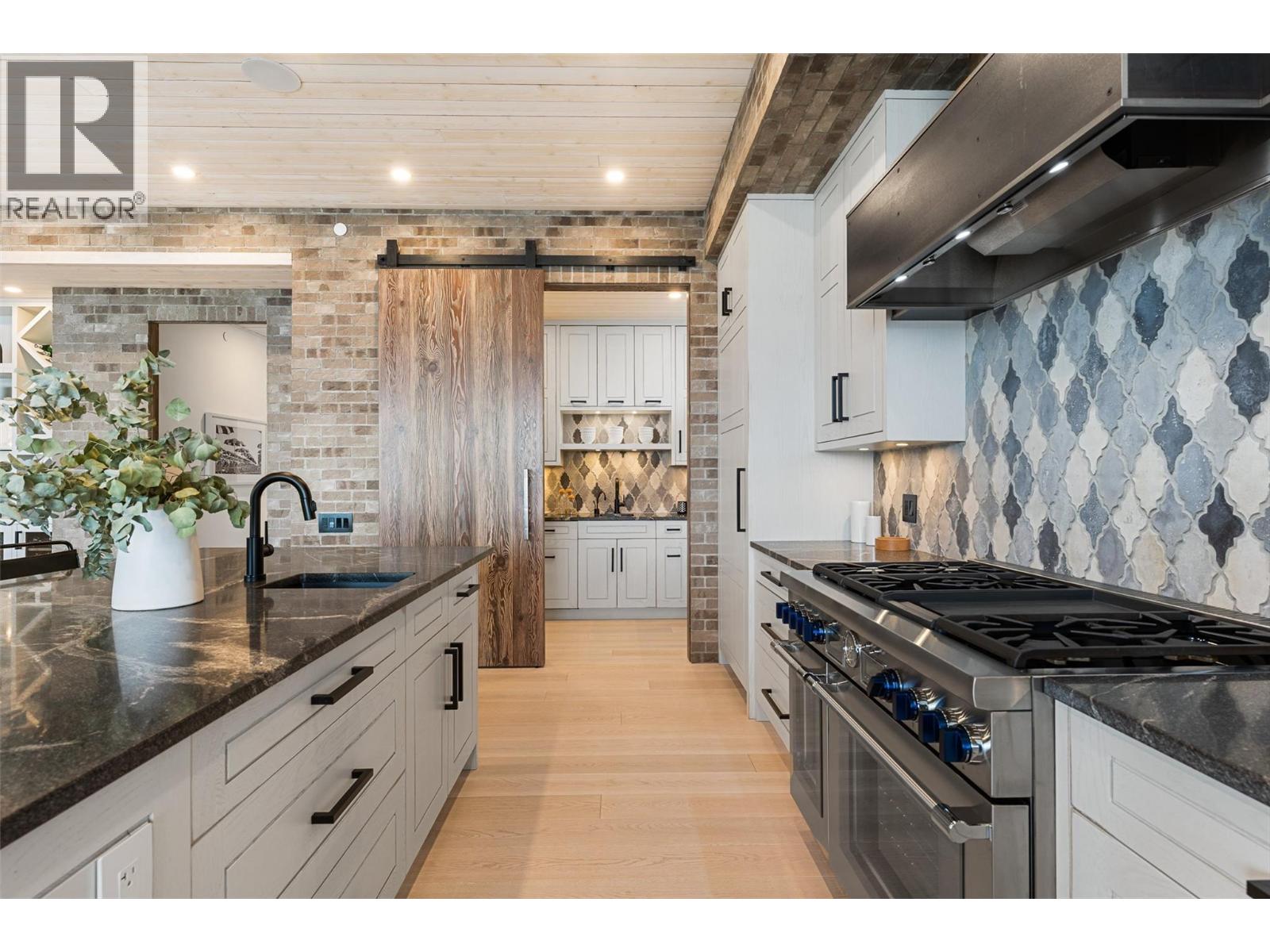 2641 Casa Loma Road, West Kelowna