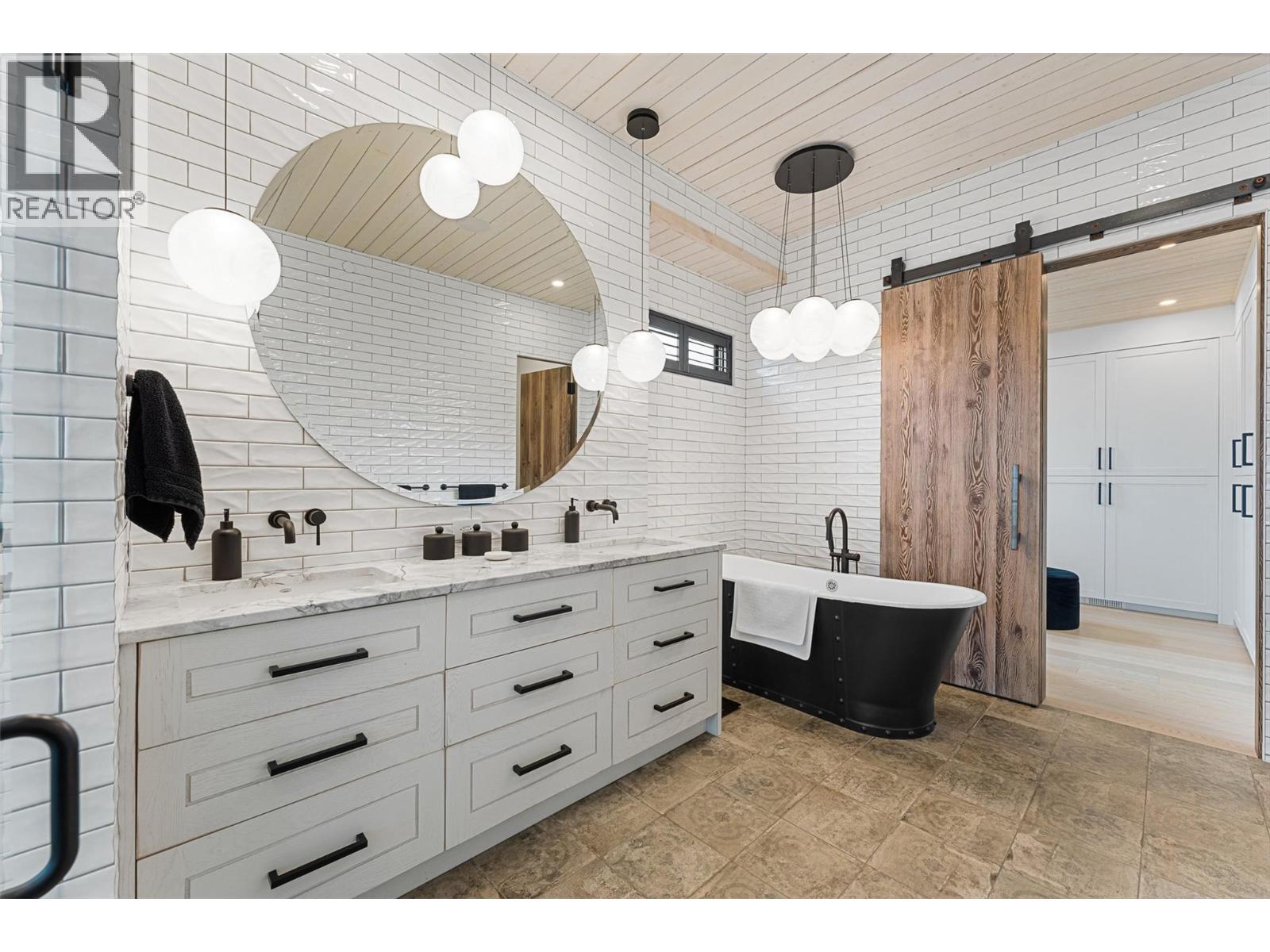2641 Casa Loma Road, West Kelowna