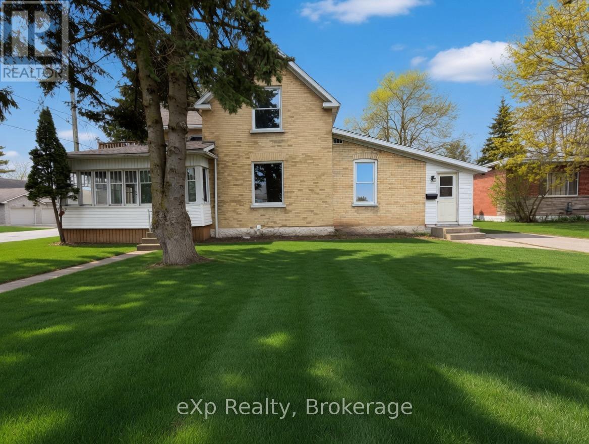 572 9TH AVENUE - 11