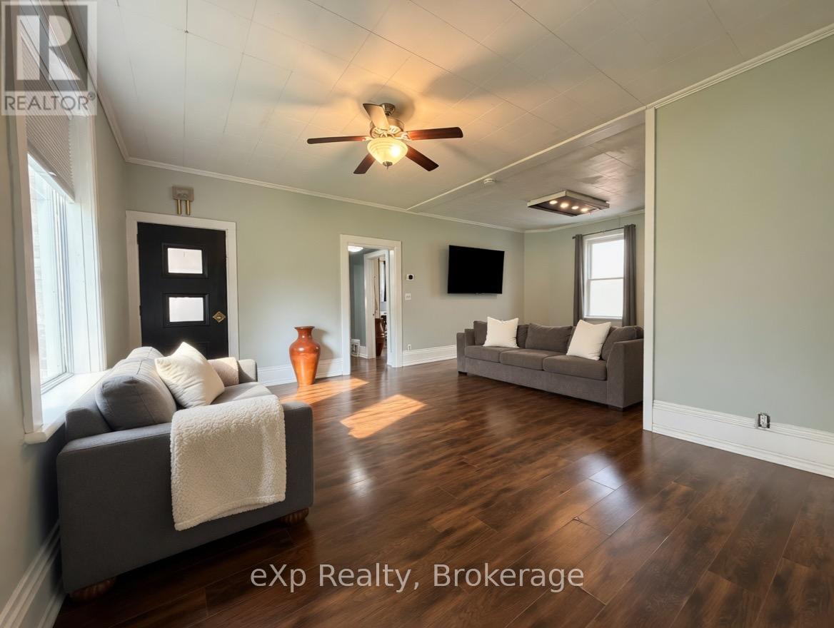 572 9TH AVENUE - 4