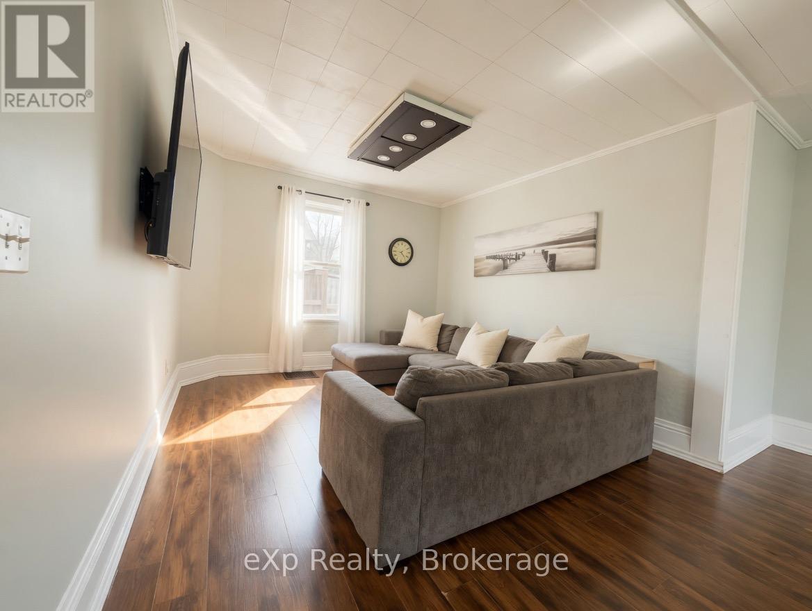 572 9TH AVENUE - 5