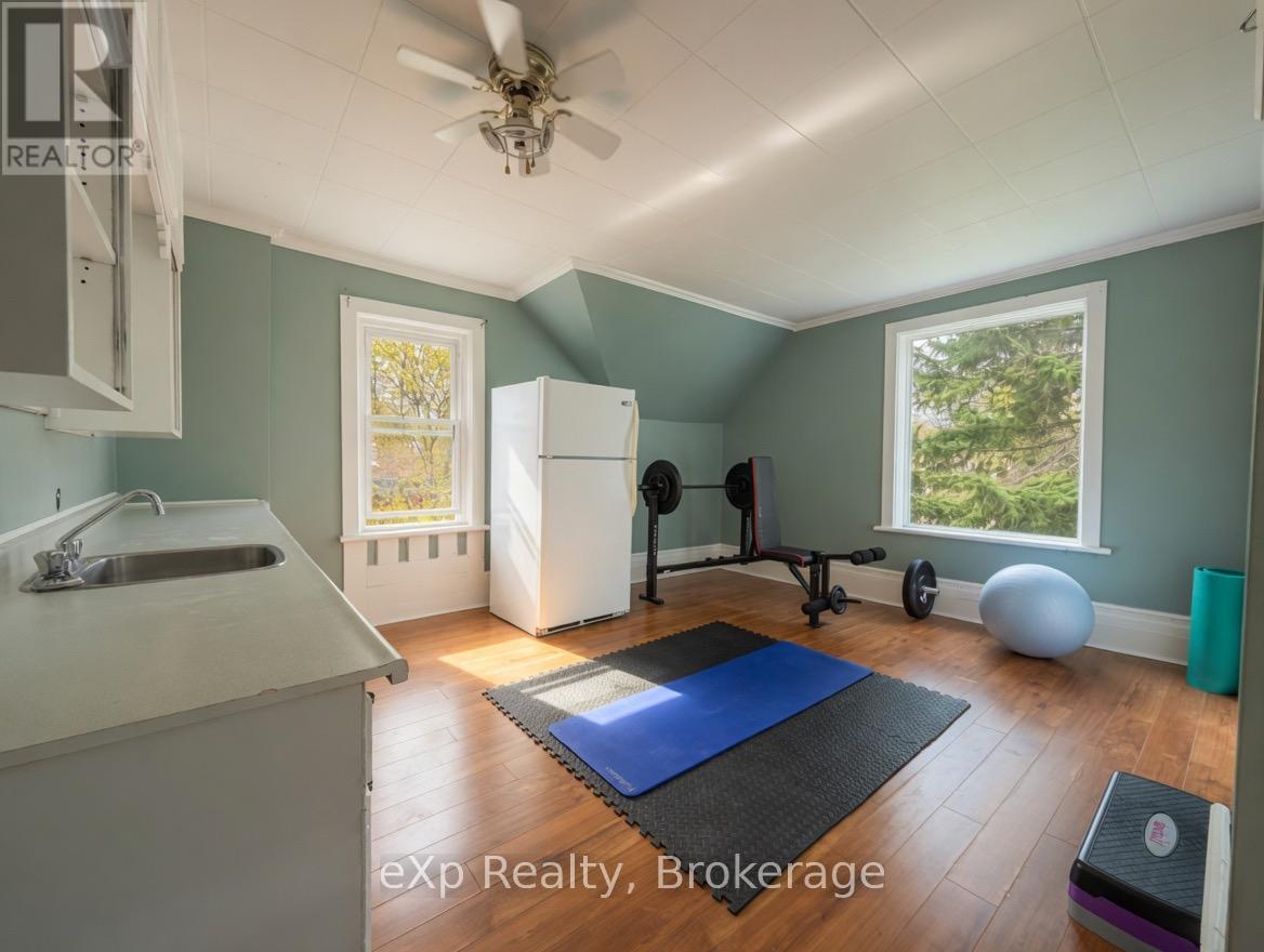 572 9TH AVENUE - 9