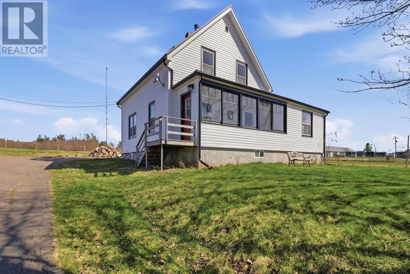 Property photo of 21077 Highway 2