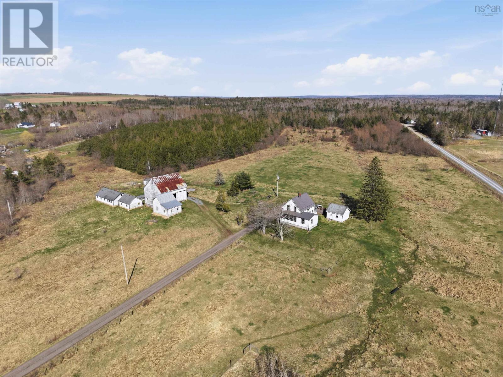 Property 34 of 41 of 21077 Highway 2