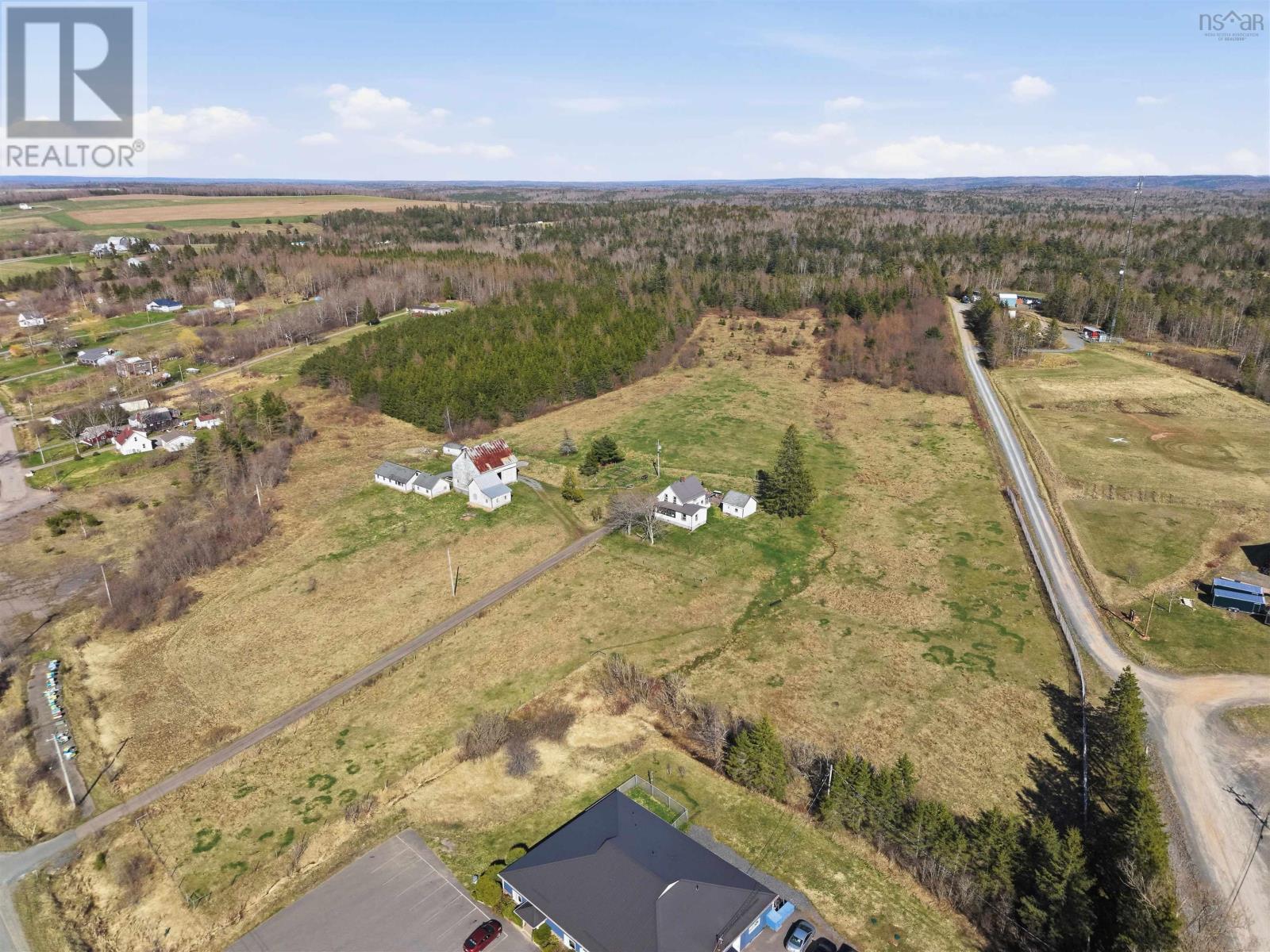 Property 36 of 41 of 21077 Highway 2