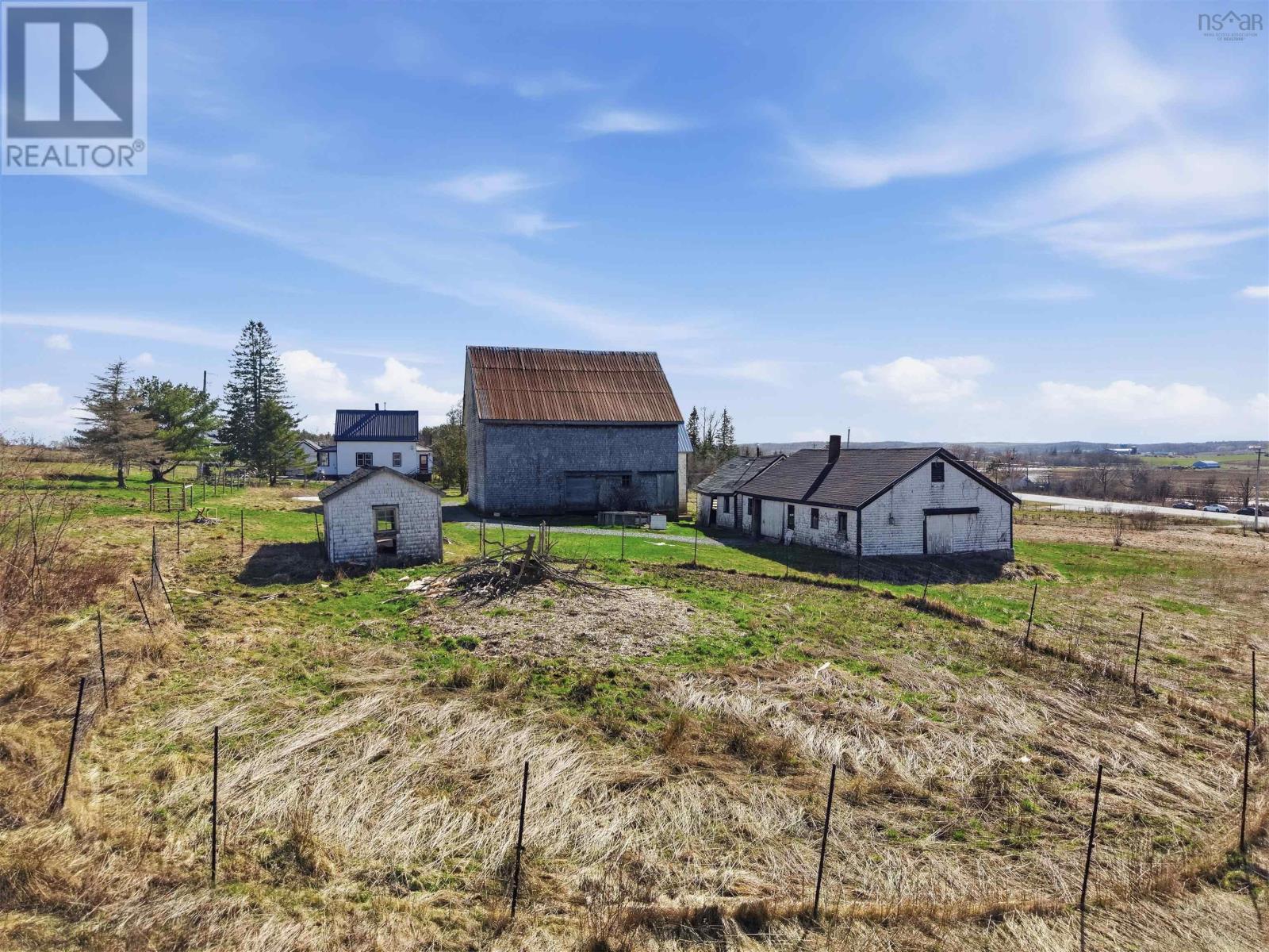 Property 37 of 41 of 21077 Highway 2