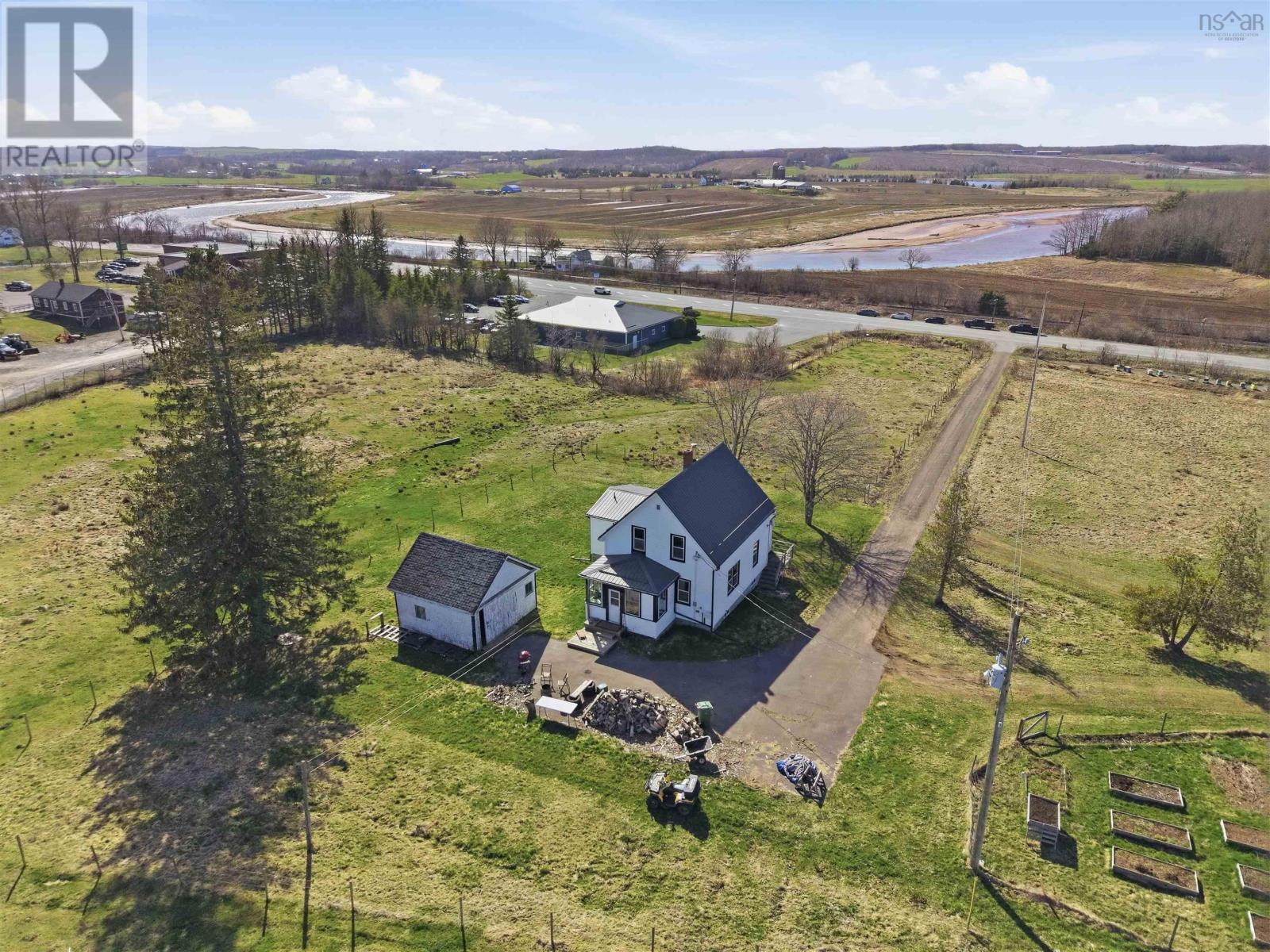 Property 39 of 41 of 21077 Highway 2