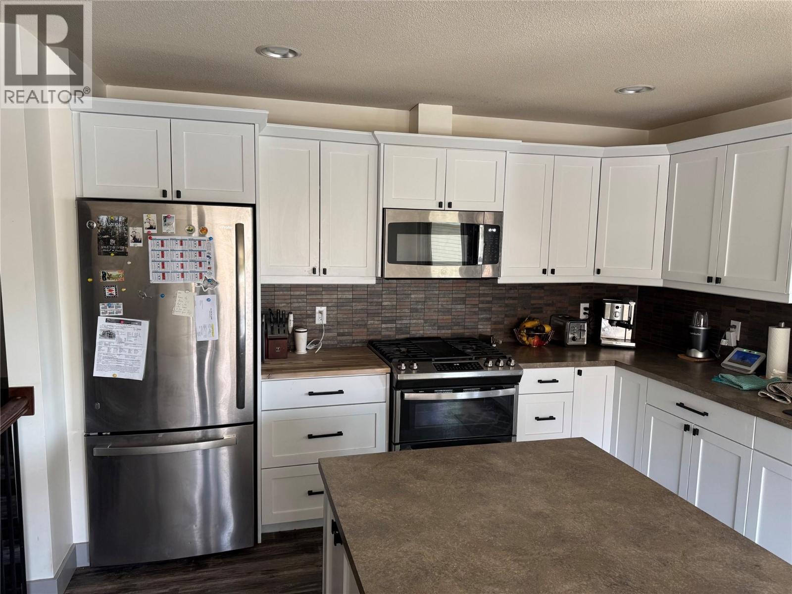 2049 Skyview Crescent - 10