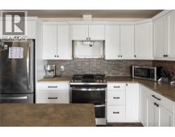 4pc Ensuite bath - 2049 Skyview Crescent, Lumby, BC V0E2G0 Photo 14