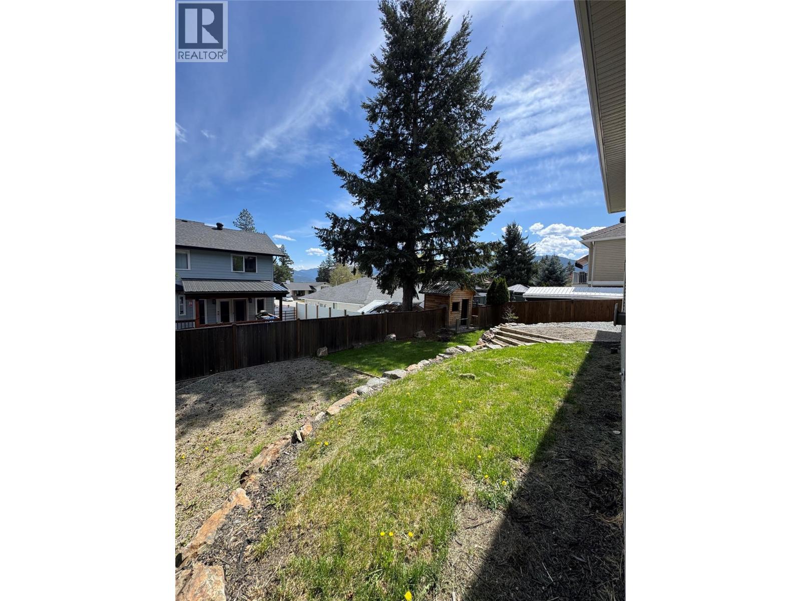 2049 Skyview Crescent - 37