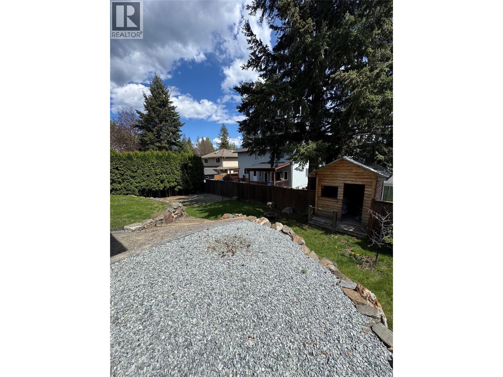 2049 Skyview Crescent - 40