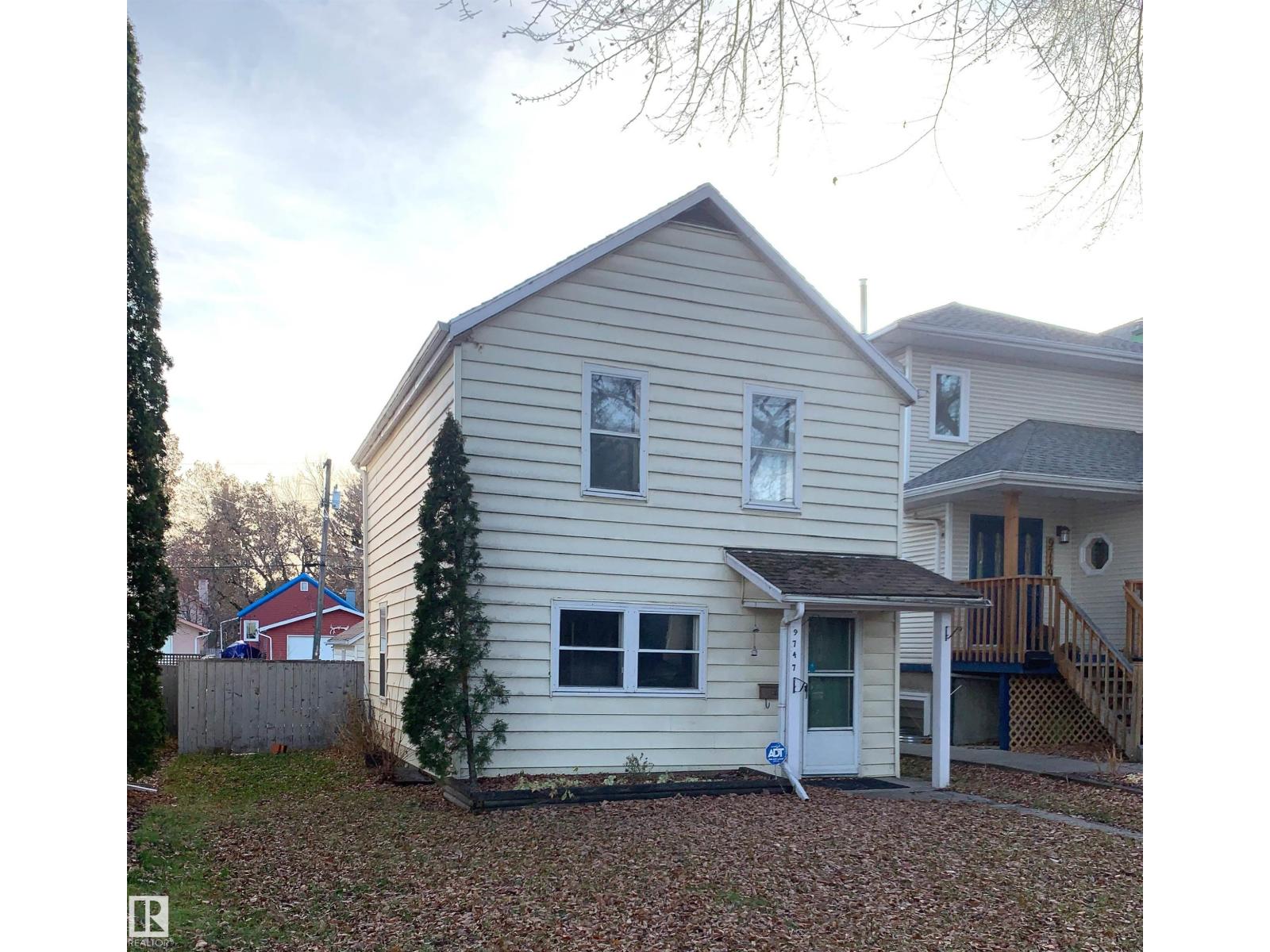 9747 90 AV NW, Edmonton