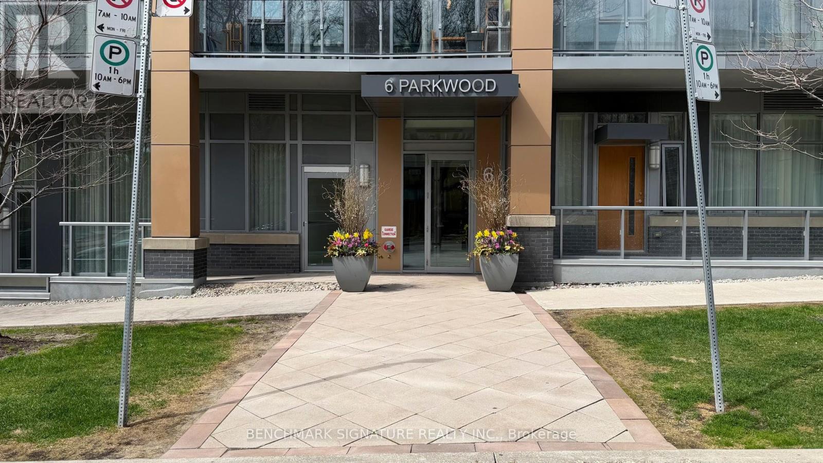 #TH106 6 PARKWOOD AVENUE - 3