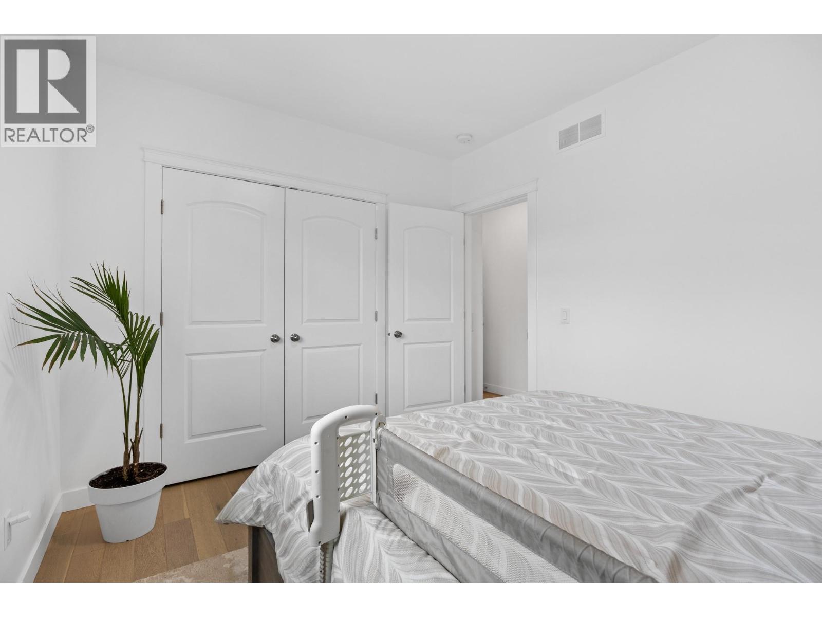 921 Mt Griffin Road - 32