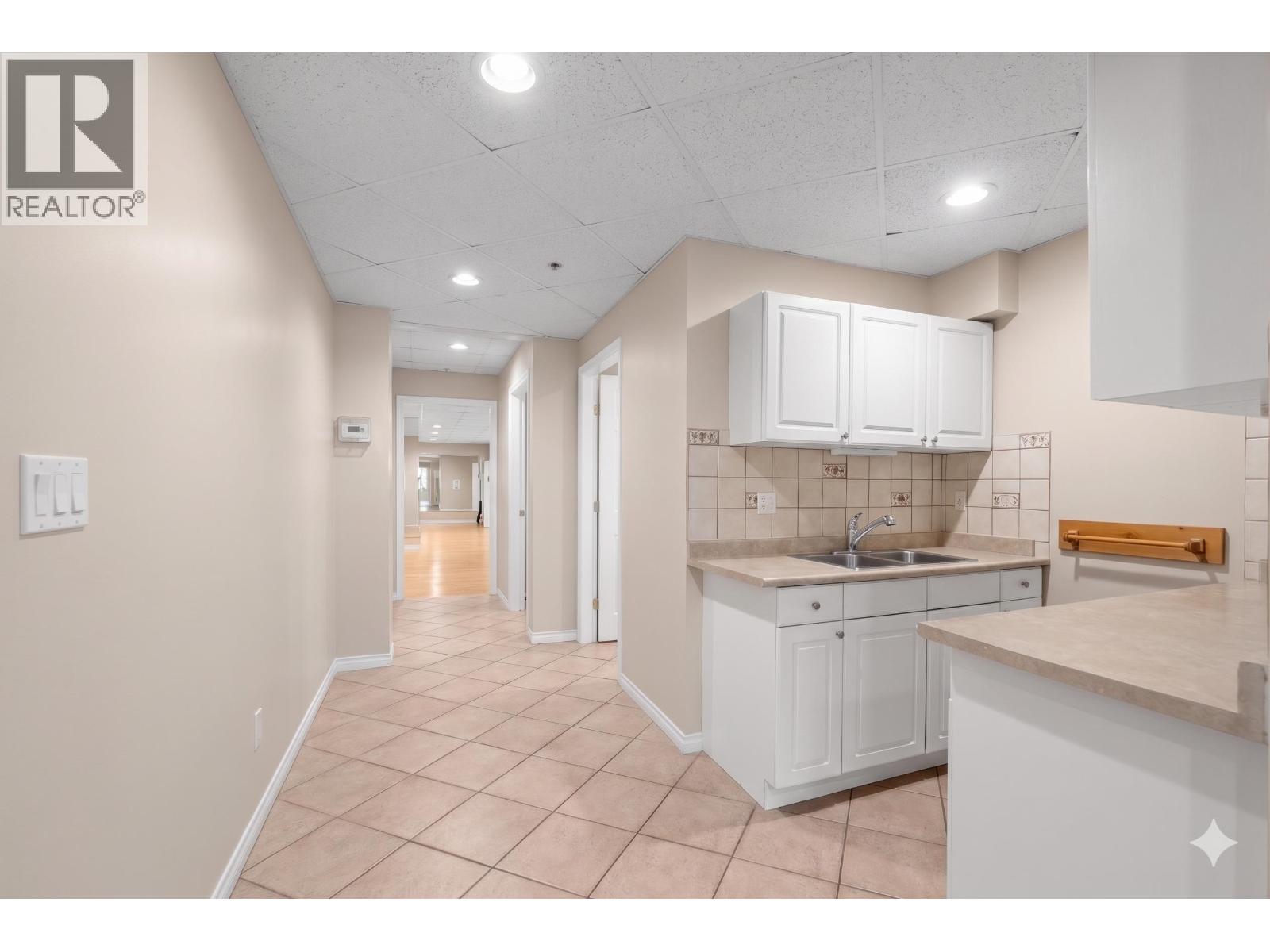 Retail for Sale in Vancouver – 2662 W 4TH AVENUE, Vancouver - Image 9