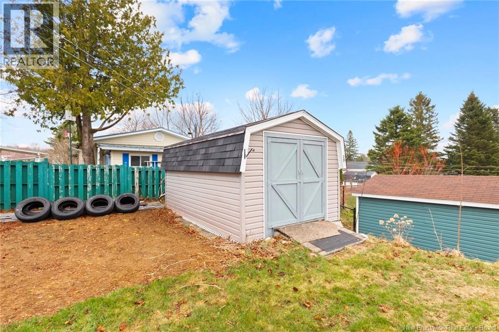 23 Harding Dr - 44