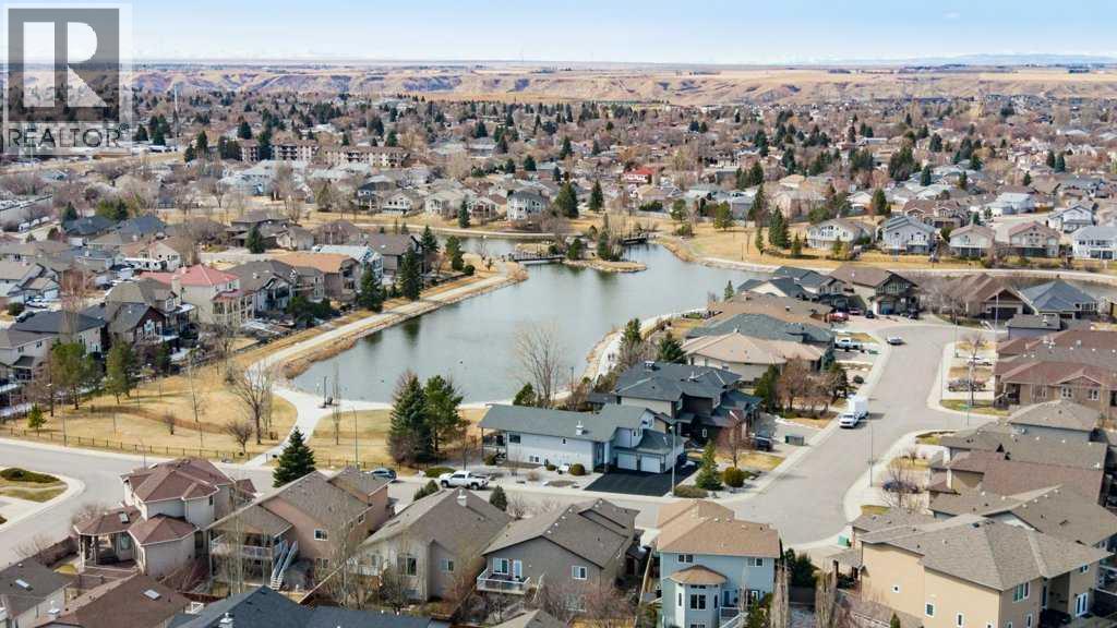 329 Grizzly Crescent N - 6