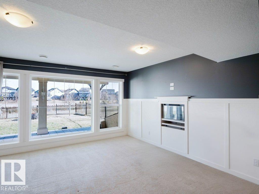 15867 11 AV SW, Edmonton