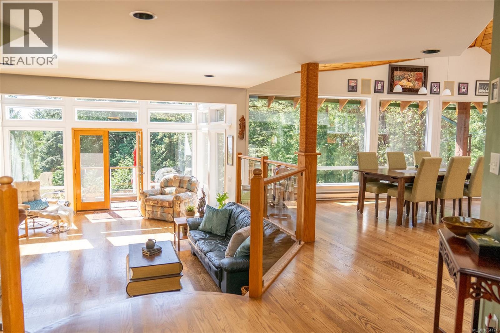 486 Bluff Way - 4