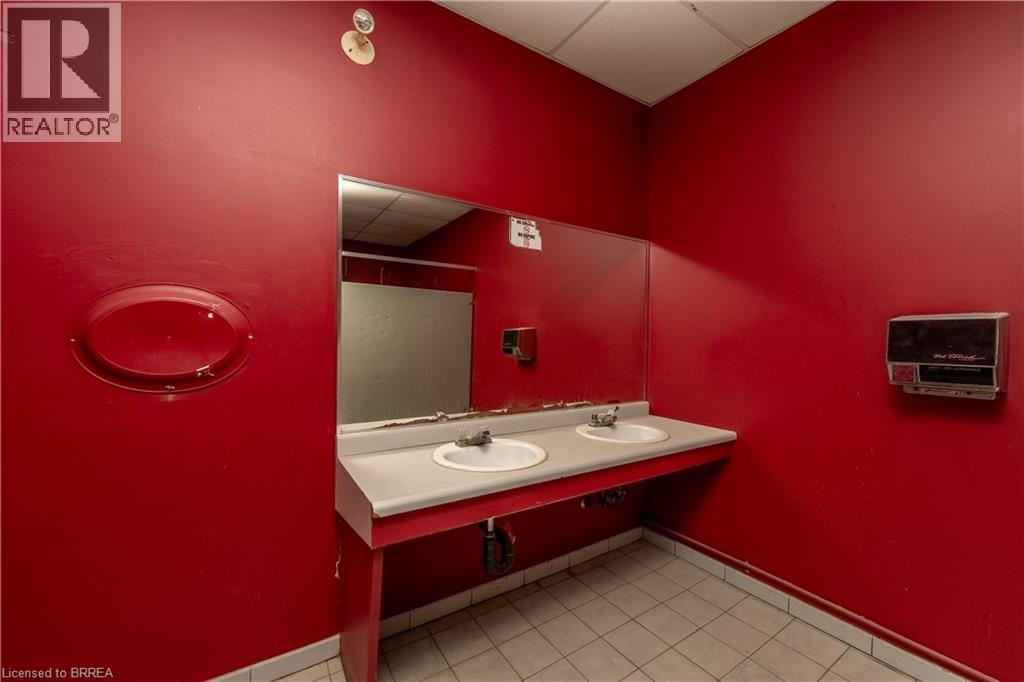 603 COLBORNE Street Unit# 9, Brantford, Ontario, N3S7S8 — Photo 17