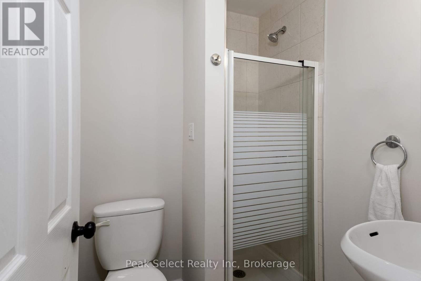 202 QUEEN STREET W - 24