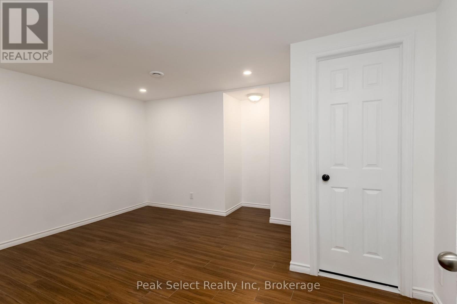 202 QUEEN STREET W - 25