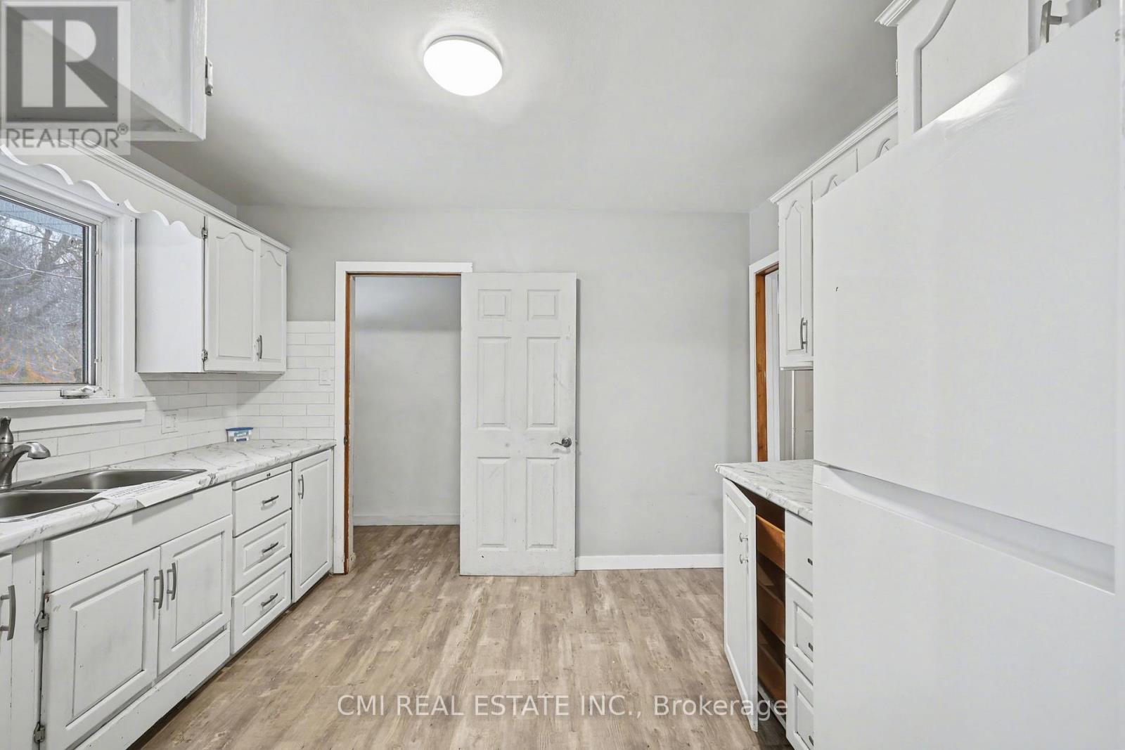 606 GLEN MILLER ROAD - 12