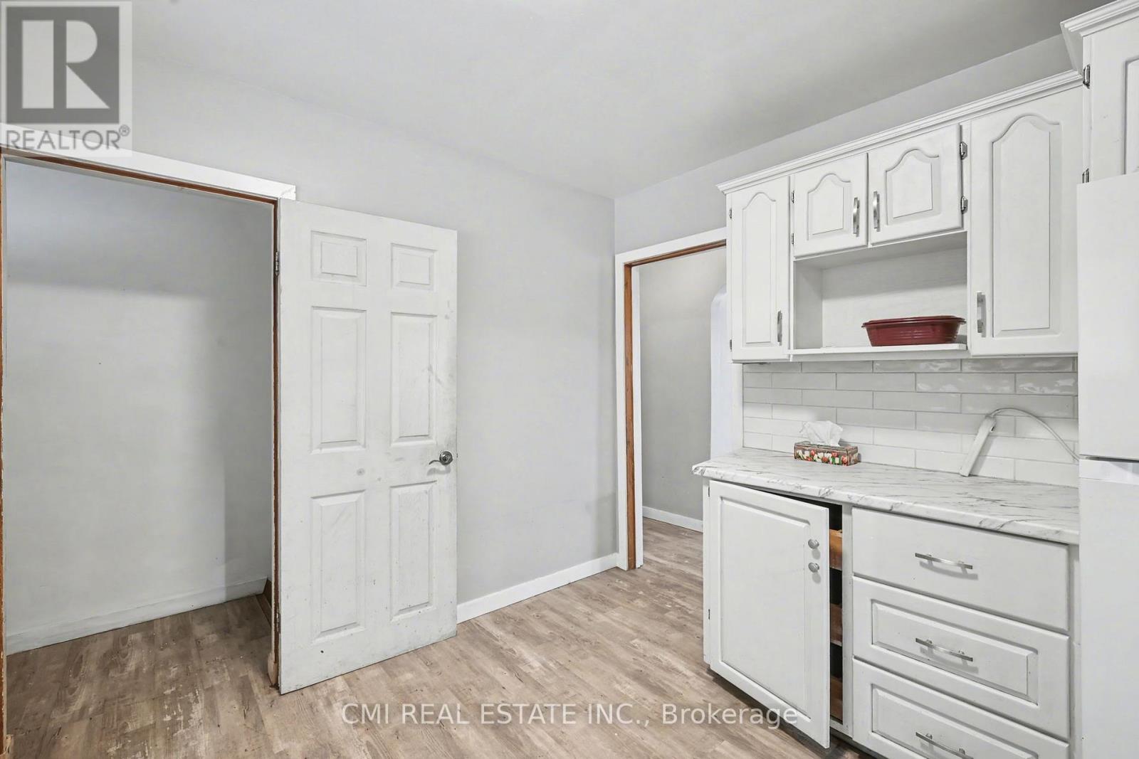 606 GLEN MILLER ROAD - 14