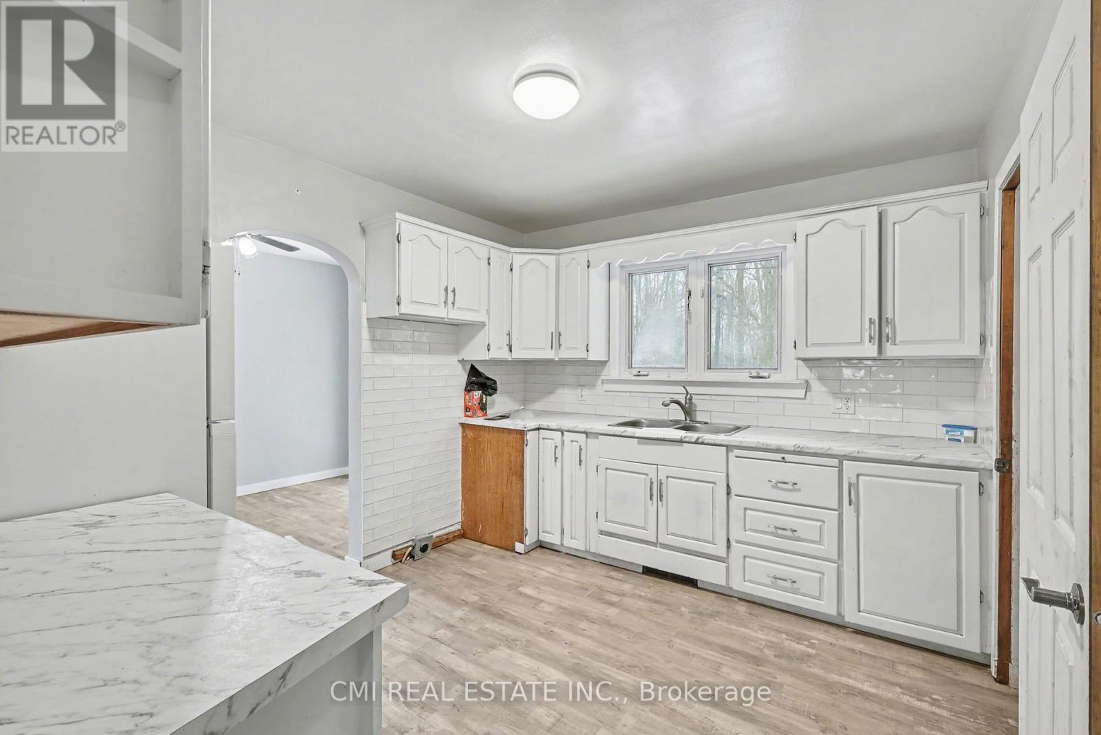 606 GLEN MILLER ROAD - 16