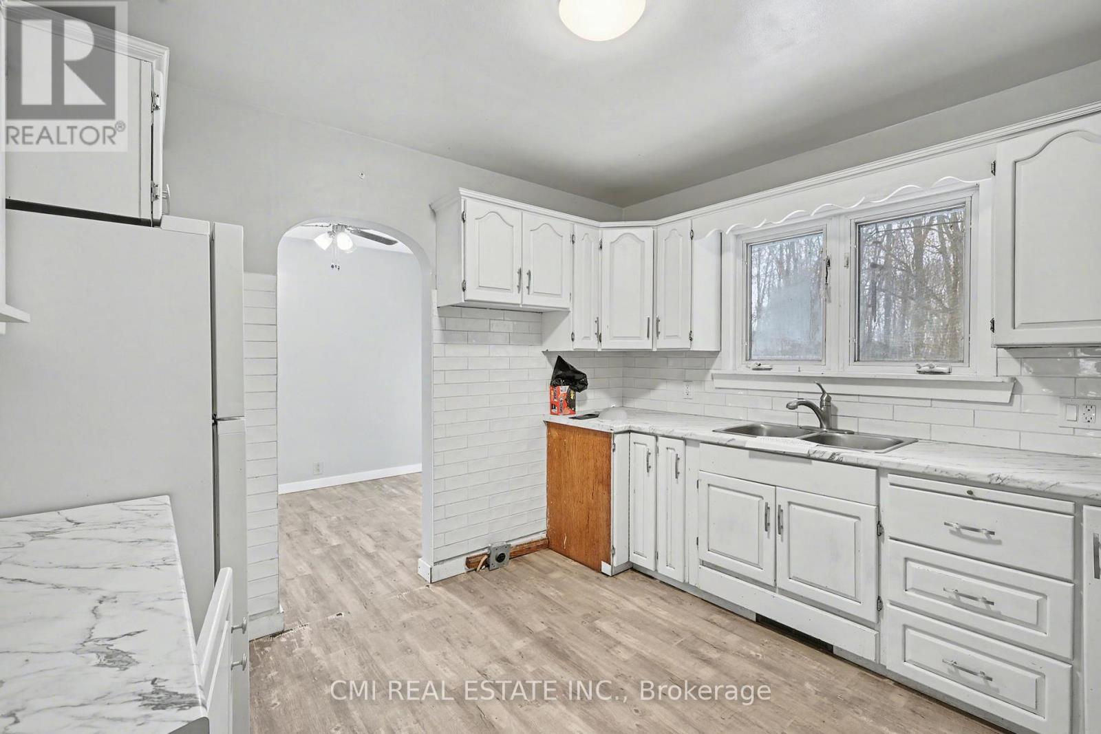 606 GLEN MILLER ROAD - 17