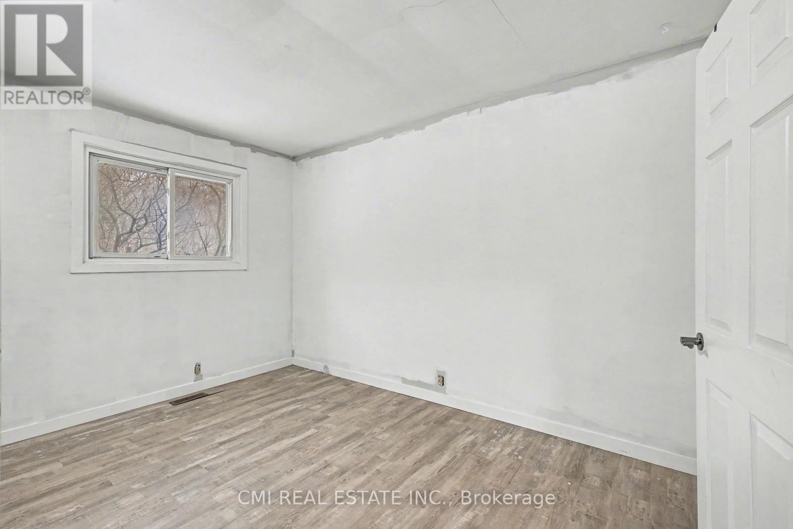 606 GLEN MILLER ROAD - 25