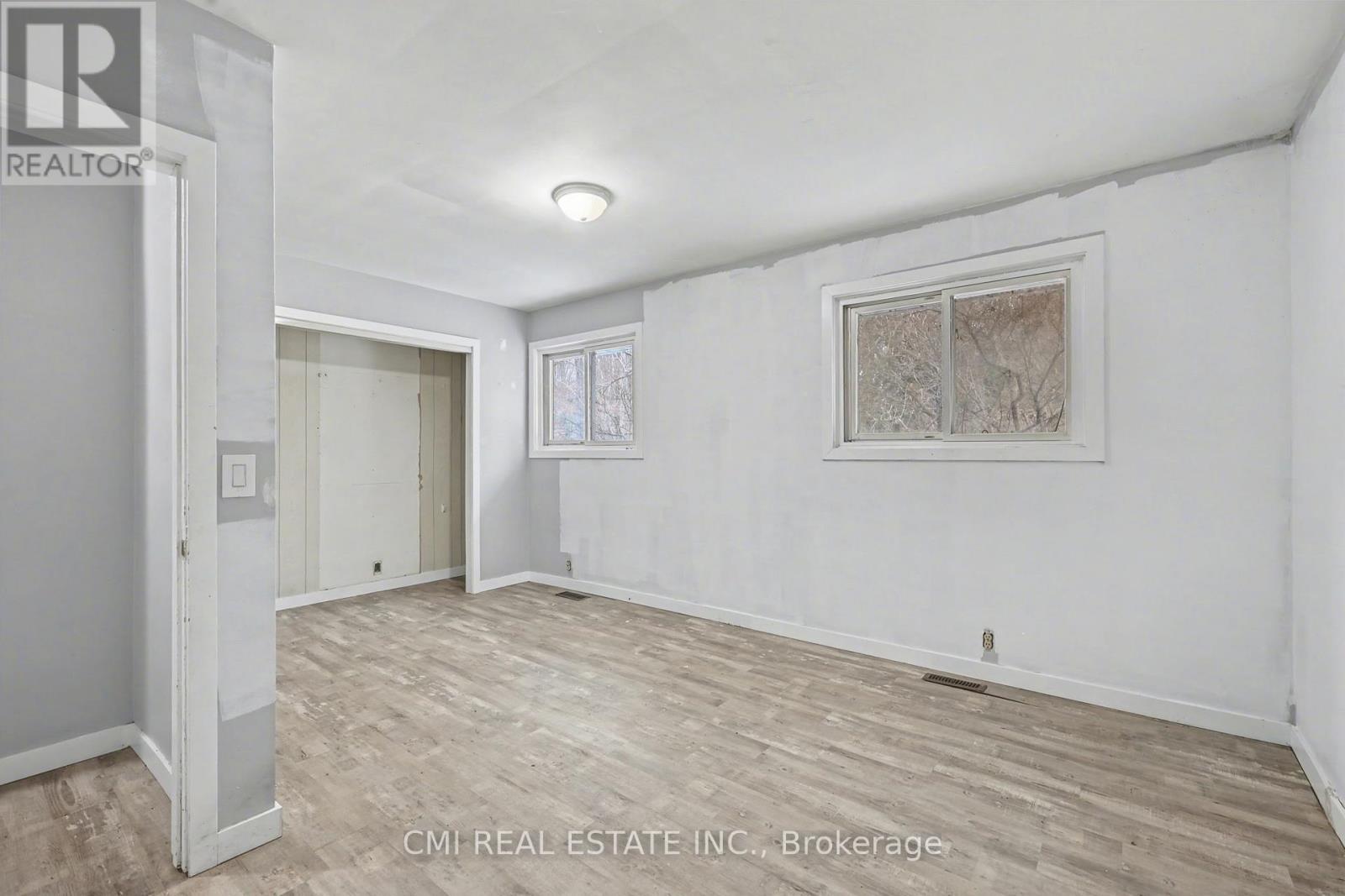606 GLEN MILLER ROAD - 26