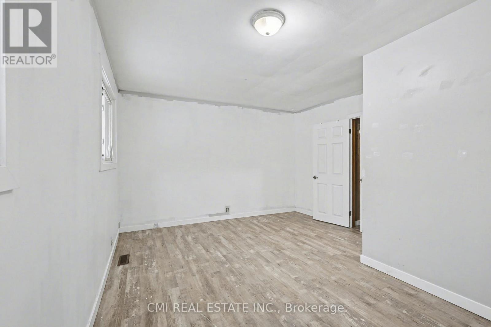606 GLEN MILLER ROAD - 28