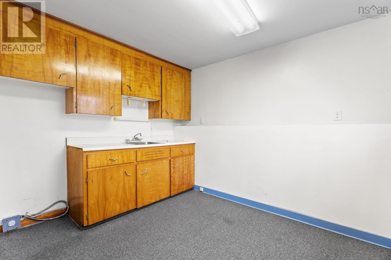 Property 26 of 36 of 6291 Cork Street