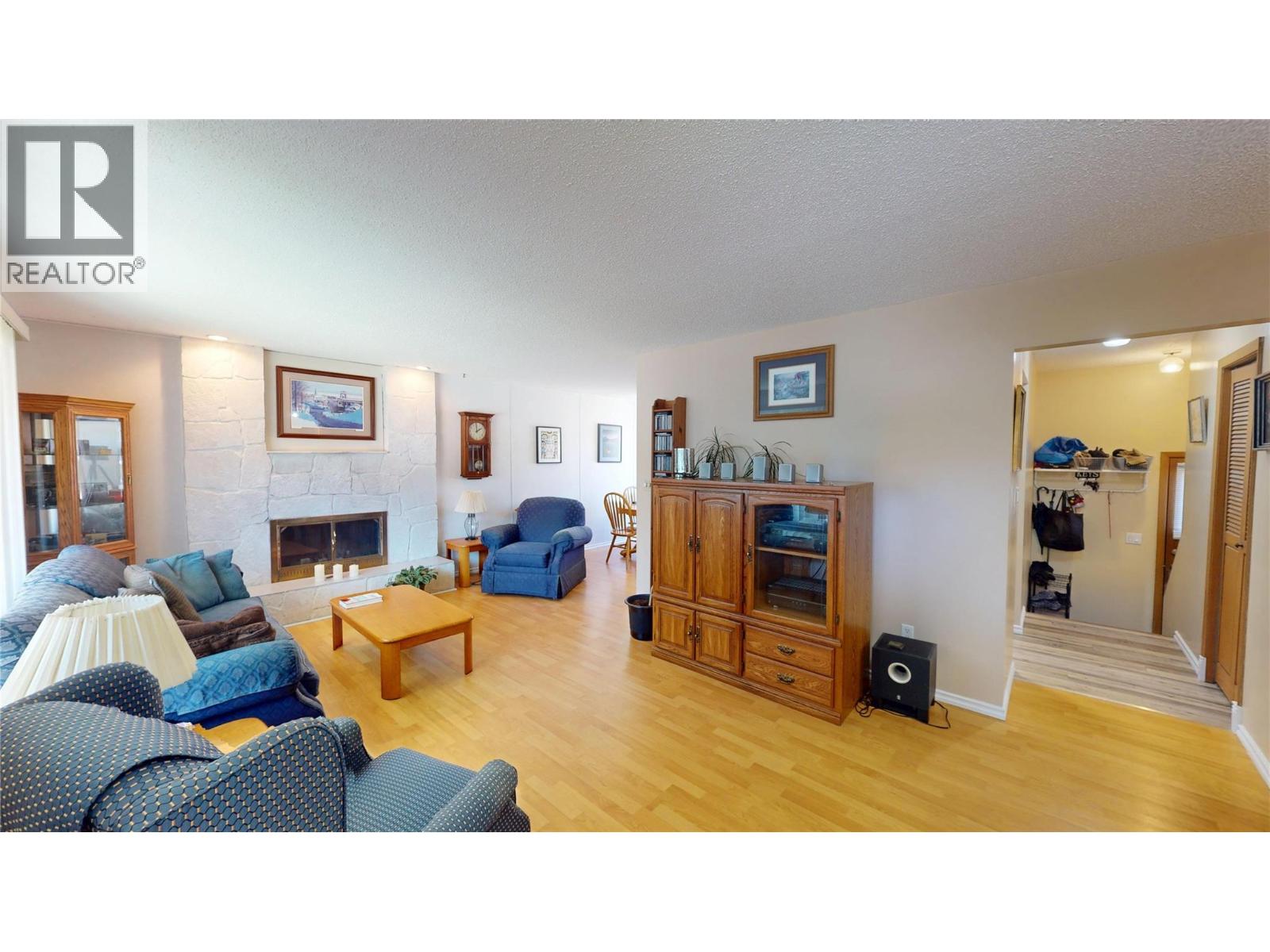 2724 2B Street S - 7