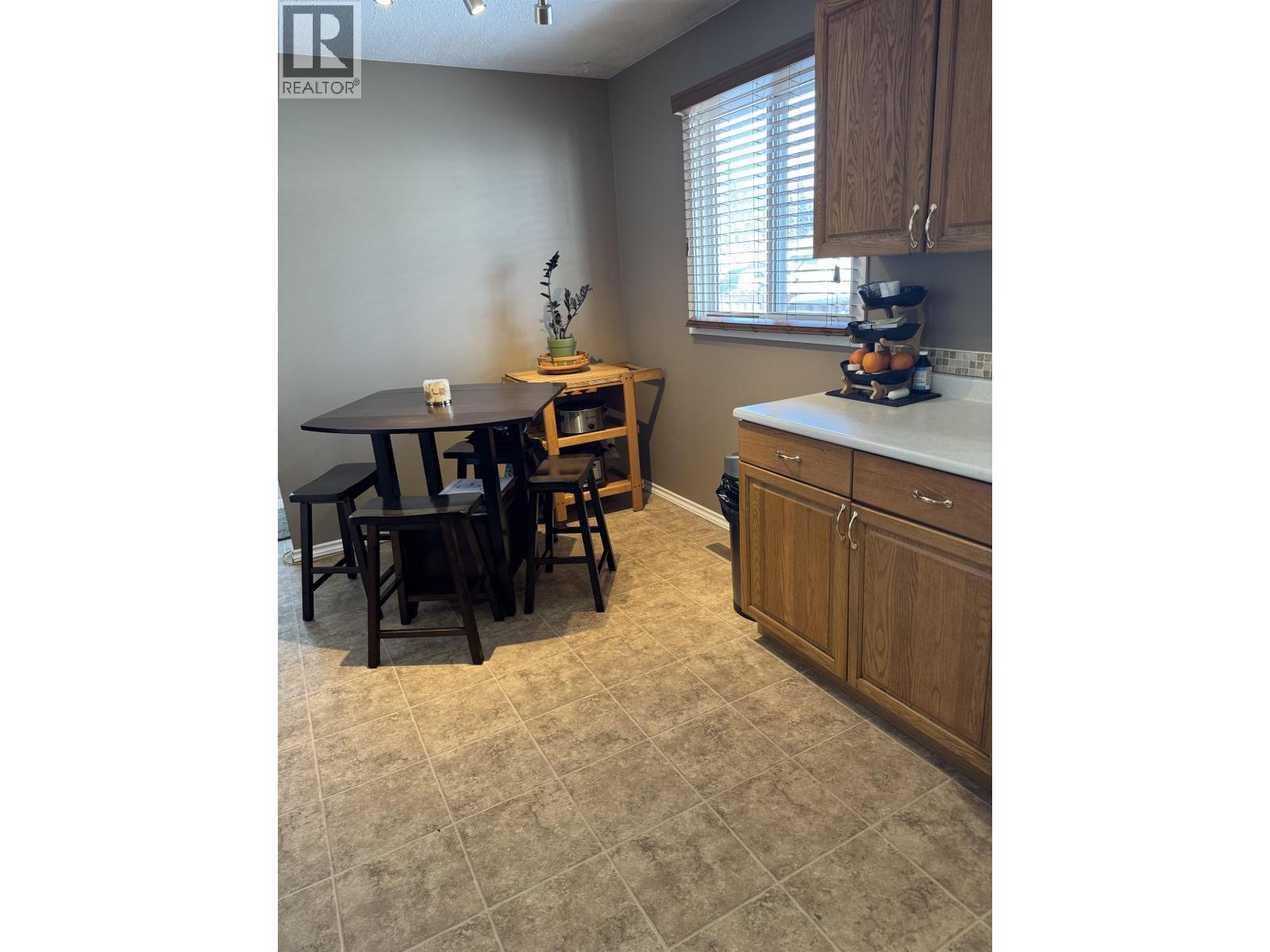13 MANSON CRESCENT - 5