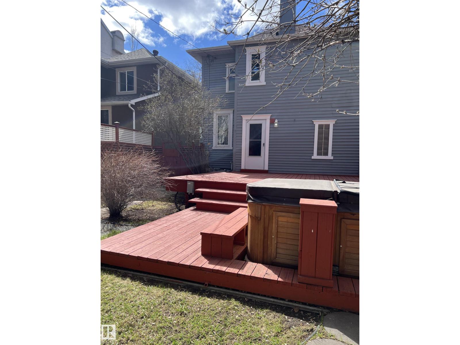 10918 81 AV NW - 59