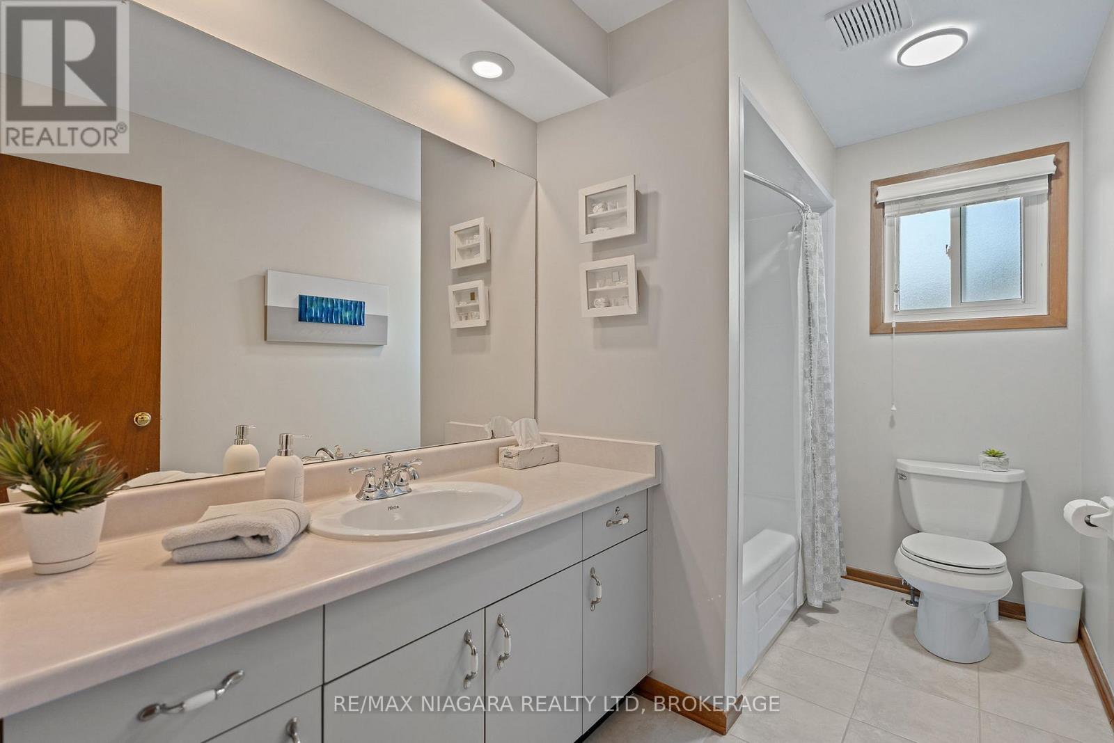13 CORNWELL CIRCLE - 16