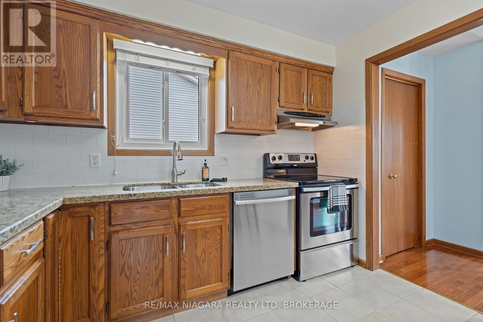 13 CORNWELL CIRCLE - 15