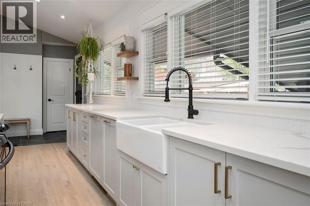 137 YORK Road, Dundas, Ontario, L9H1L9 — Photo 8