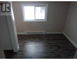 27 Caribou Road thumbnail 10