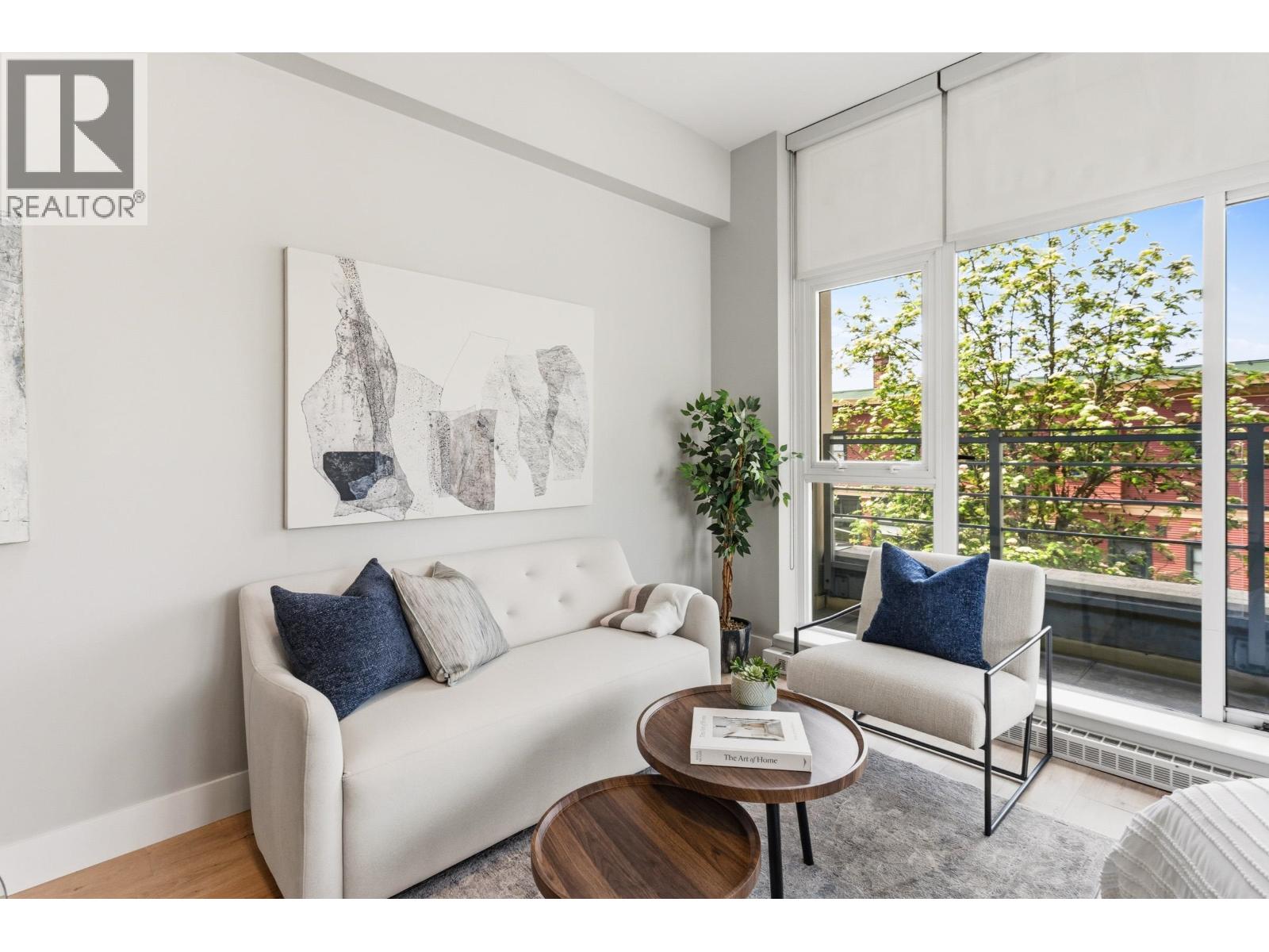 207 2288 W BROADWAY
